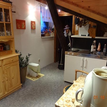 Ferienwohnungen Im Fachwerkhaus Quedlinburg Szoba fotó